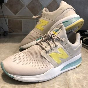 New Balance 247 Sneakers